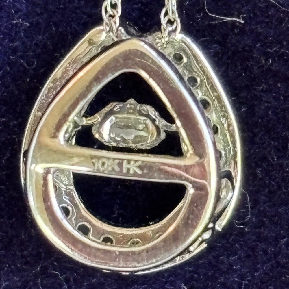 Twinkling Natural Diamond Star Horseshoe 18" Pendant Necklace(1/5 CTTW) 10k Gold - Picture 4 of 15